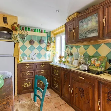 2 Bedroom In Laurent D'olt * Saint-Laurent-dʼOlt