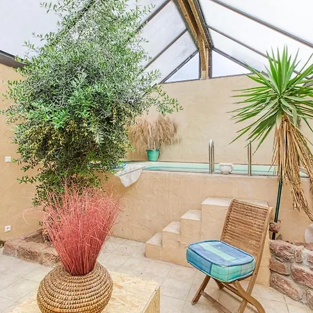 Dom wakacyjny Stunning In Laurent D'olt