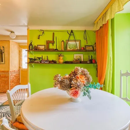 2 Bedroom In Laurent D'olt Saint-Laurent-dʼOlt