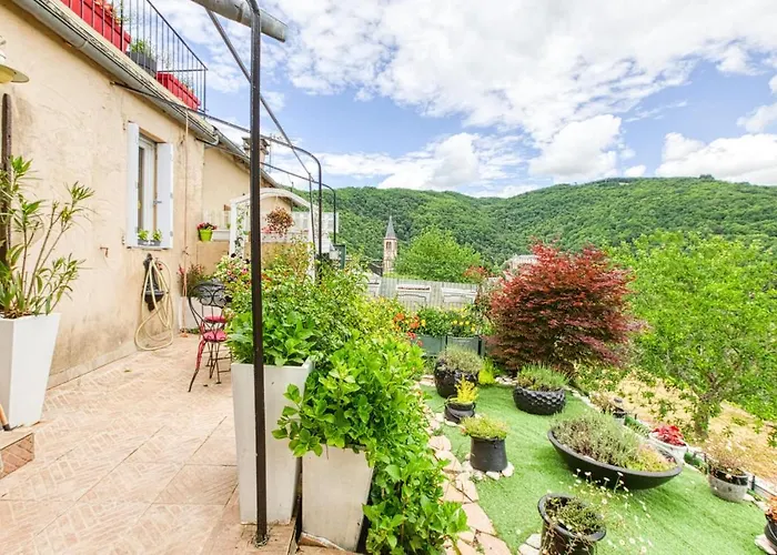 Stunning In Laurent D'olt *